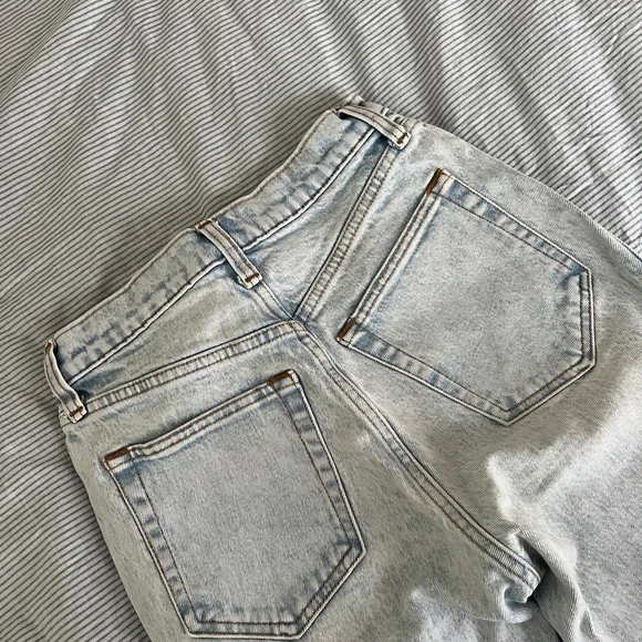 Abercrombie Ultra High Rise 90s Jeans - Picture 5 of 7